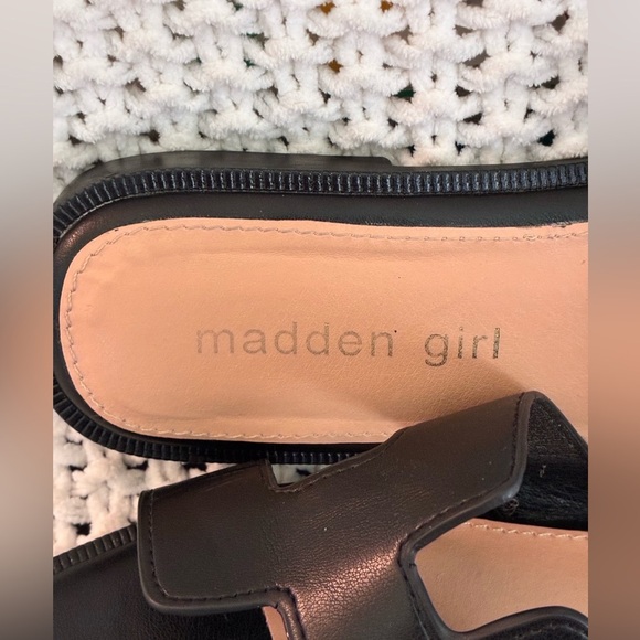 Madden Girl Women’s Hailey Slide Sandal, Open Toe, H Strap Design; Size 6.5 - Picture 4 of 9